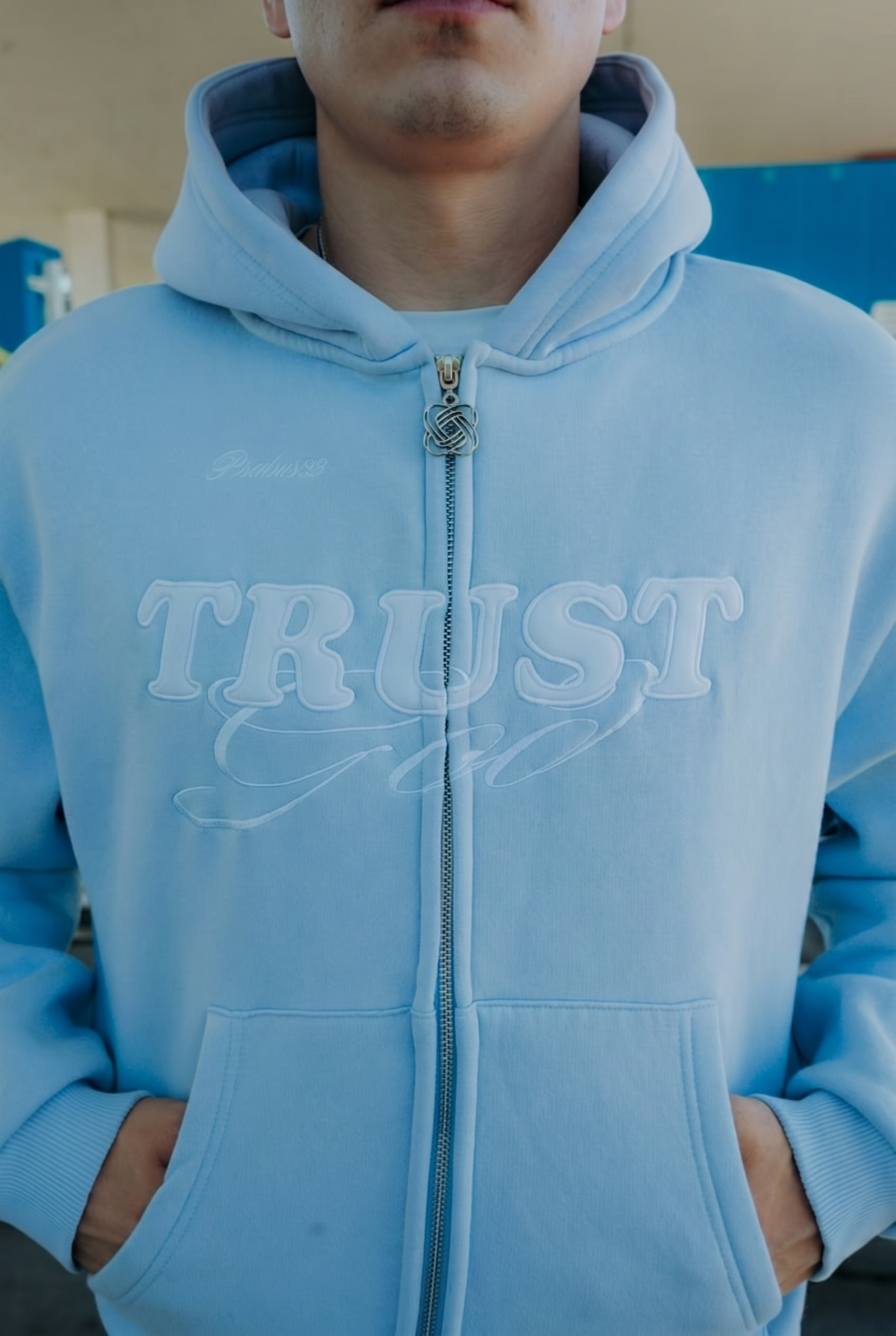 Trust God Zipper - Hellblau